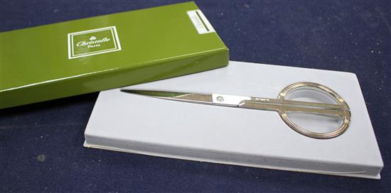 A cased pair of Christofle scissors, 20.5cm